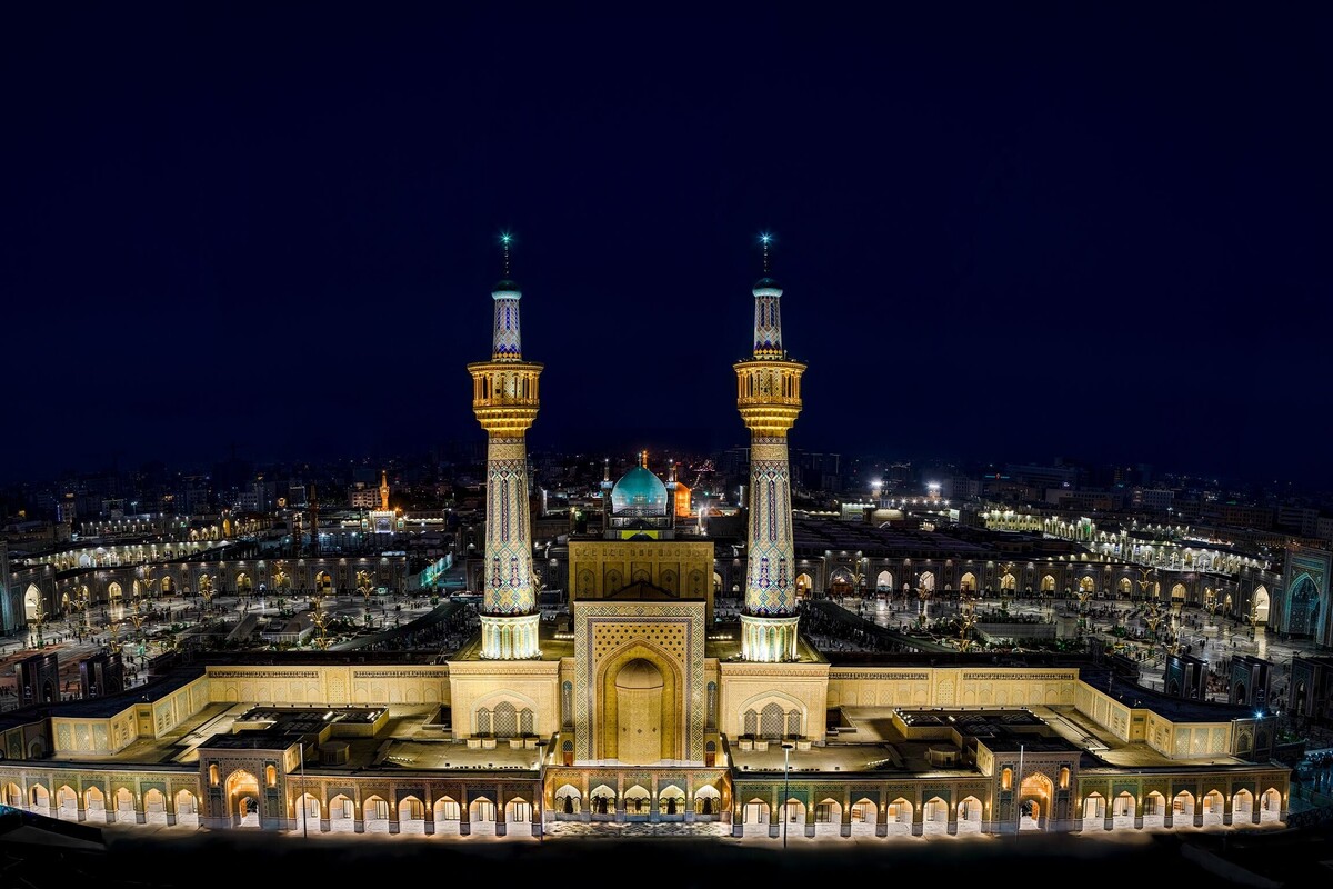 معاون اقتصادی استانداری خراسان رضوی: اعطای نشان مشهد الرضا (ع) راهکاری برای ارتقای سطح فعالیت‌های اقتصادی استان است