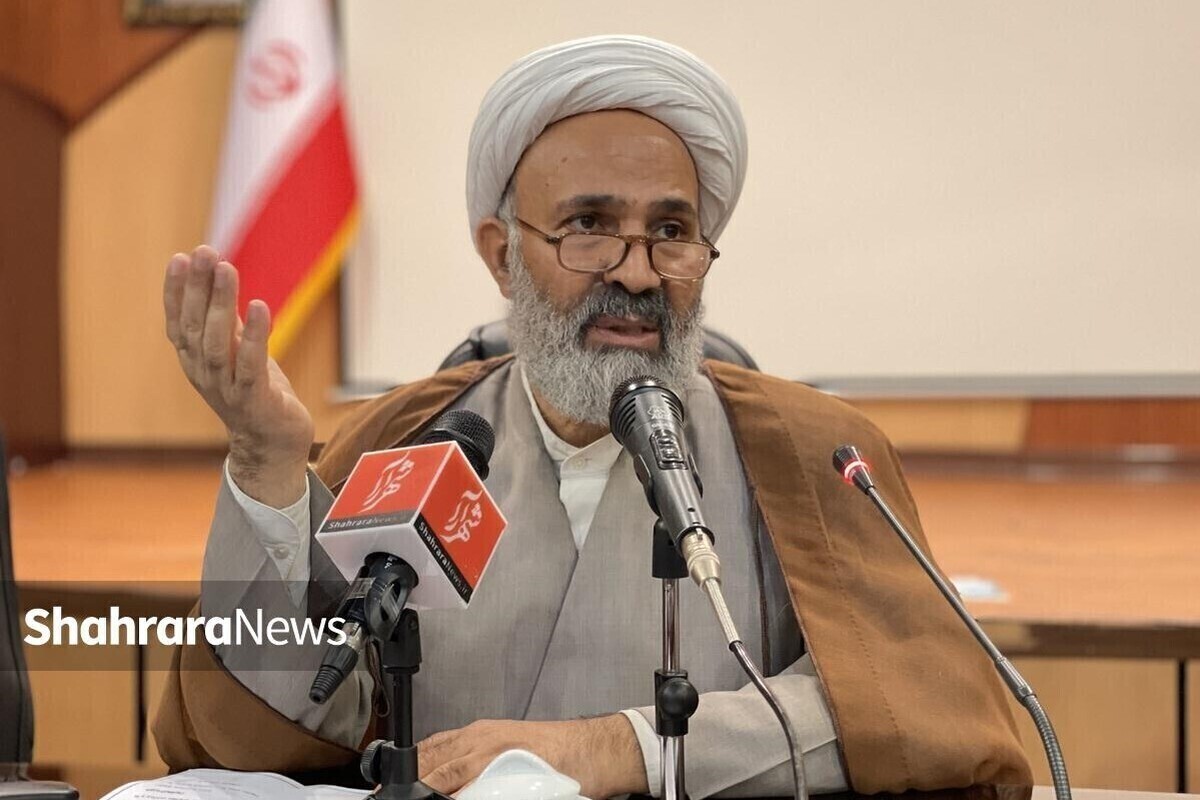 نماینده مردم مشهد و کلات در مجلس شورای اسلامی گفت: مشهد یک کلانشهر در عداد سایر کلانشهر‌ها نیست و همان‌طورکه امام فرمودند مرکز ایران اسلامی است و باید از ظرفیتی که در ارتباط با شهر مشهد وجود دارد، استفاده کنیم.