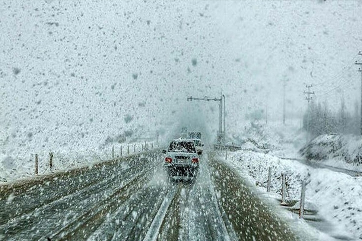 بارش برف و باران در جاده‌های خراسان رضوی (۱۲ دی ۱۴۰۳)