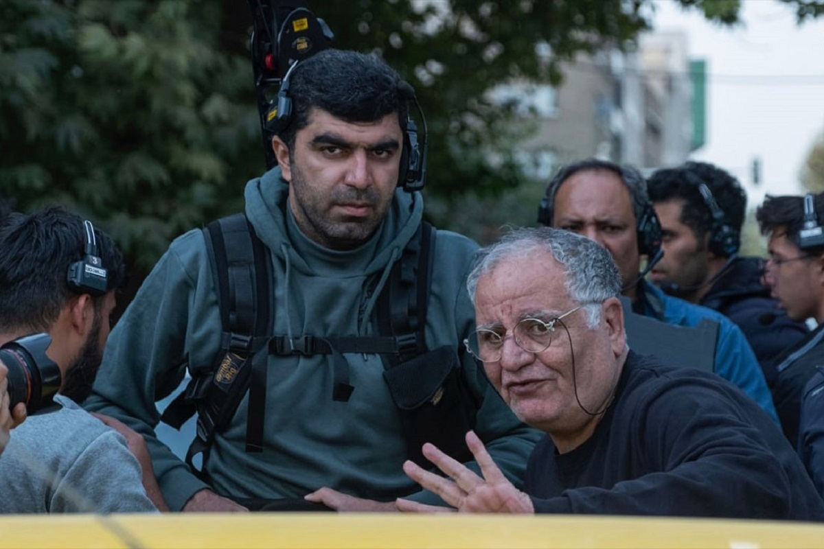 عکس‌هایی از مهران غفوریان و ستاره پسیانی در فیلم سینمایی «زیبا صدایم کن» در آستانه فجر چهل و سوم منتشر شد.