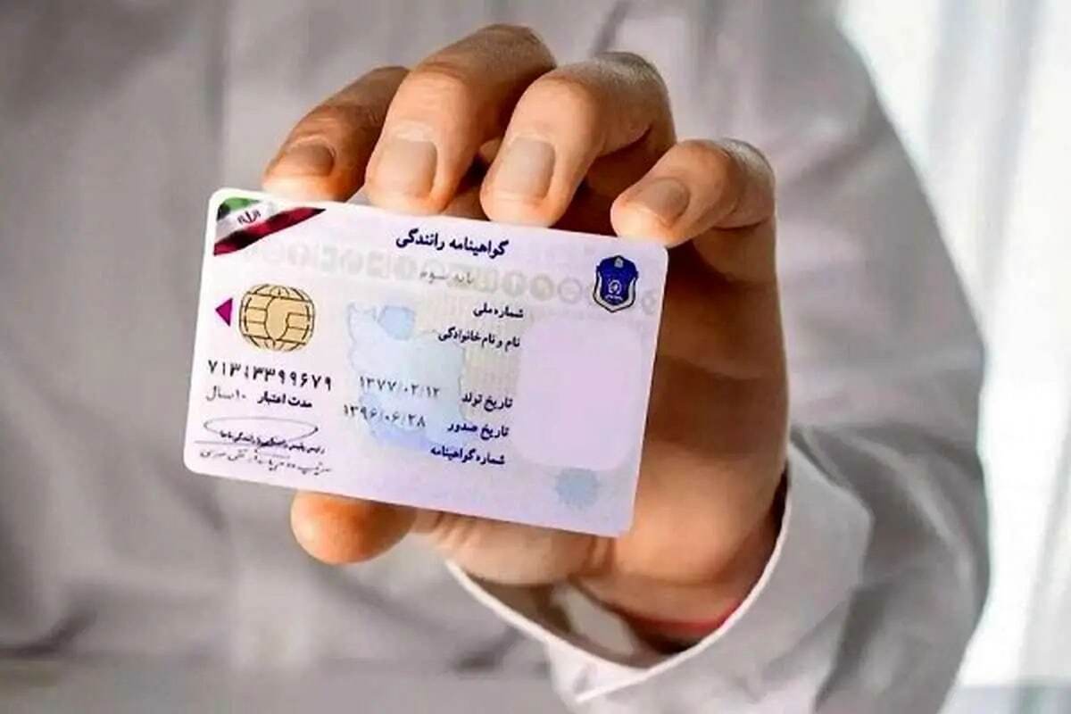 معاون اجتماعی و فرهنگ ترافیک پلیس راهور تهران بزرگ: رانندگی بدون گواهینامه طبق قانون جرم محسوب شده و برای آن مجازات تعیین شده است.