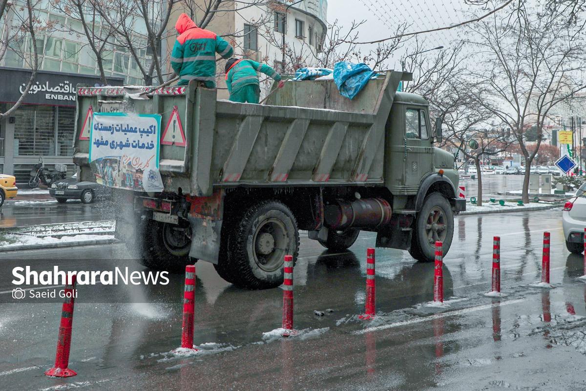 فعالیت ۴۷۳ دستگاه انواع ماشین‌آلات برای برف‌روبی معابر سطح شهر مشهد | هیچ مسدودی در سطح شهر مشهد وجود ندارد+ فیلم