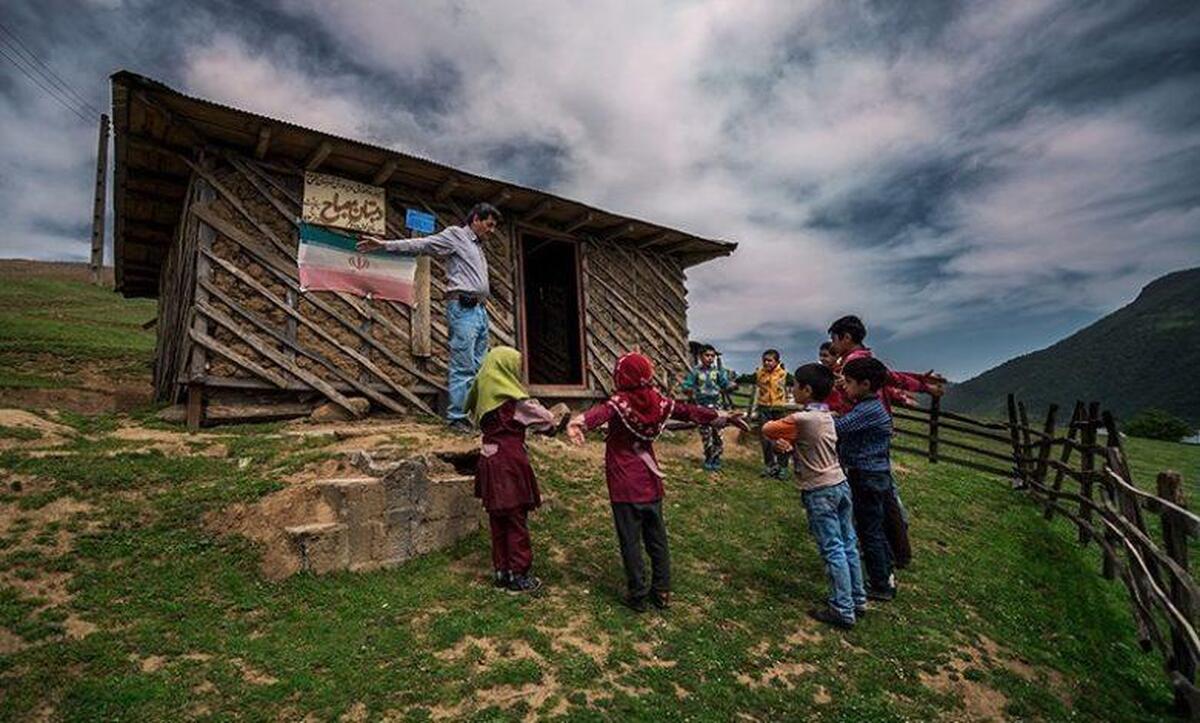 معاون آموزش ابتدایی وزارت آموزش‌وپرورش از اعزام ۱۴۰۰ دانش‌آموز دختر و پسر مقطع متوسطه اول از مناطق عشایری سراسر کشور به مشهد مقدس خبر داد.