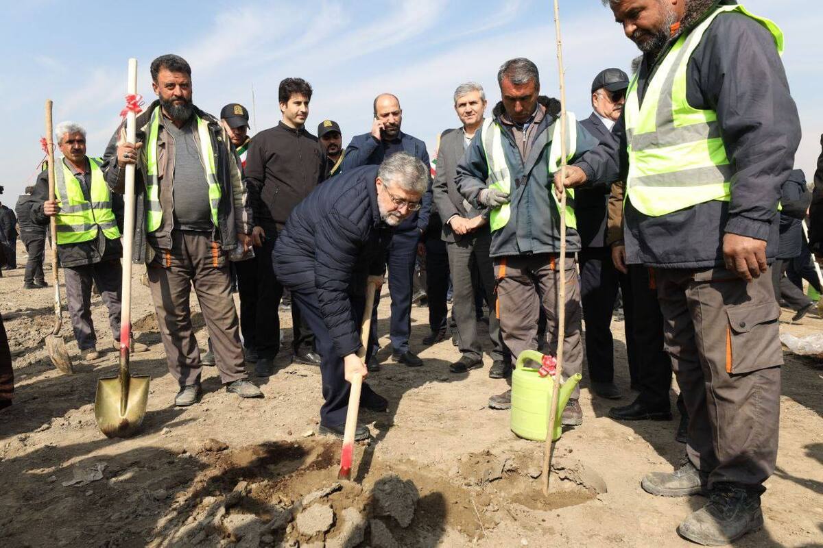 مراسم هفته درختکاری در بوستان بهار مشهد برگزار شد | شهردار مشهد مقدس: هدف‌گذاری مدیریت شهری، کاهش آلودگی هواست