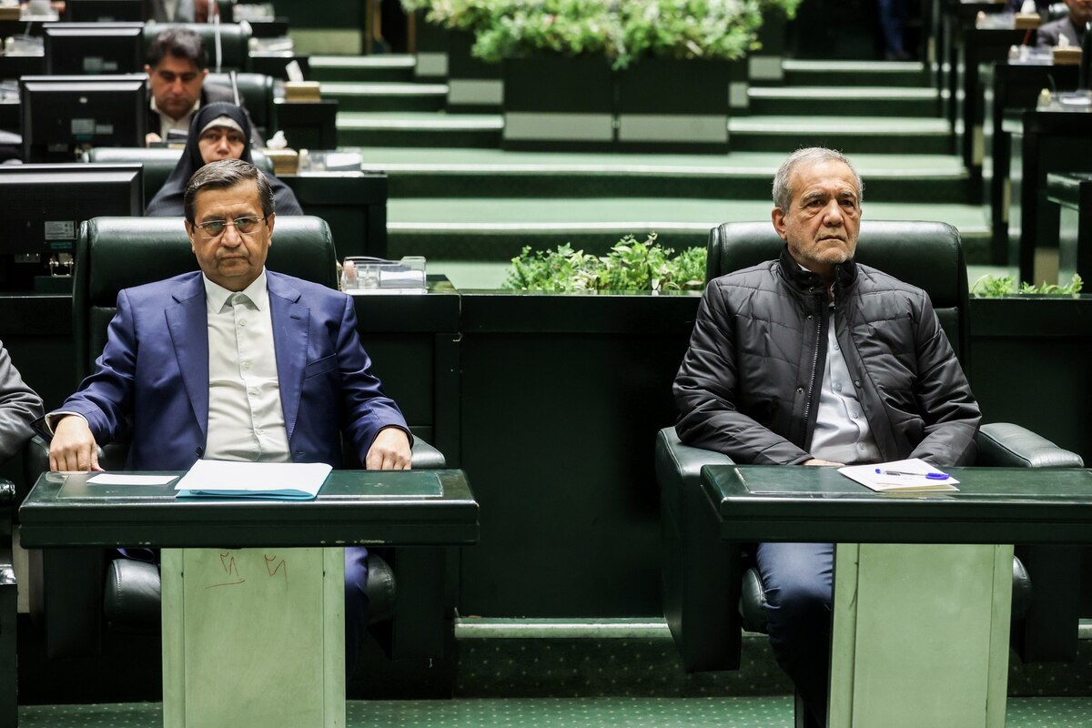 نمایندگان مجلس شورای اسلامی موافق و مخالف با استیضاح عبدالناصر همتی به بیان دلایل خود در مخالفت  موافقت با حضور وی در کابینه پرداختند.