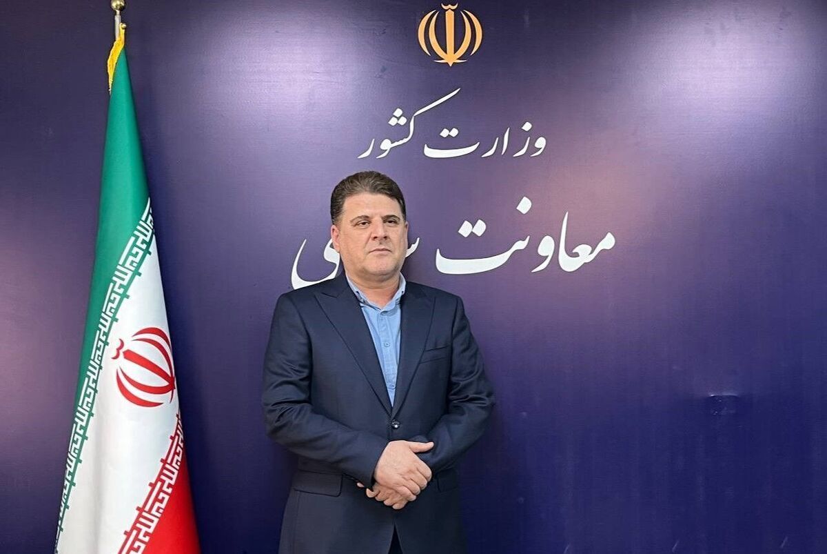 معاون سیاسی وزیر کشور گفت: در دولت‌های گذشته موضوع تفویض اختیارات به استانداران کاملا جدی بود اما متاسفانه مسیر اجرایی شدن این بحث مشخص نبود، امروز رئیس‌جمهور اصرار دارد که این مهم اتفاق بیفتد.