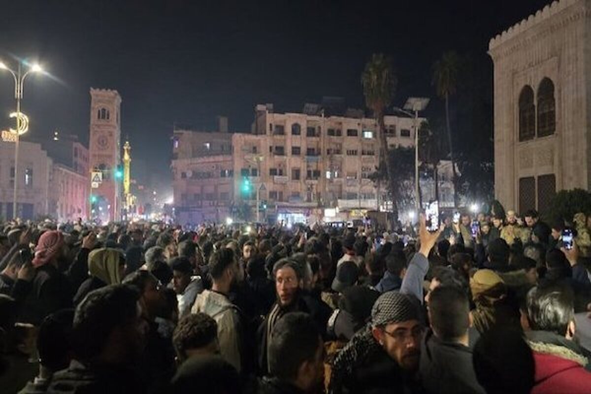 درگیری‌ها میان مردم معترض سوریه علیه سیاست‌های دولت جدید این کشور در قبال مردم با نیروهای وابسته به الجولانی ادامه دارد.