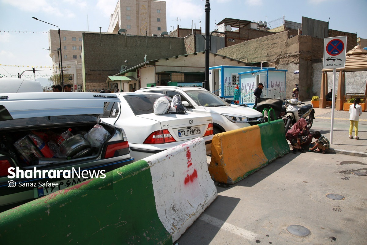 دبیر ستاد مناسبت‌های شهرداری مشهد گفت: تاکنون ۳۴۸۹ جای پارک موقت پیرامون حرم مطهر رضوی تعبیه شده است، اما ادامه خواهد داشت و به بیشتر از این خواهد رسید.