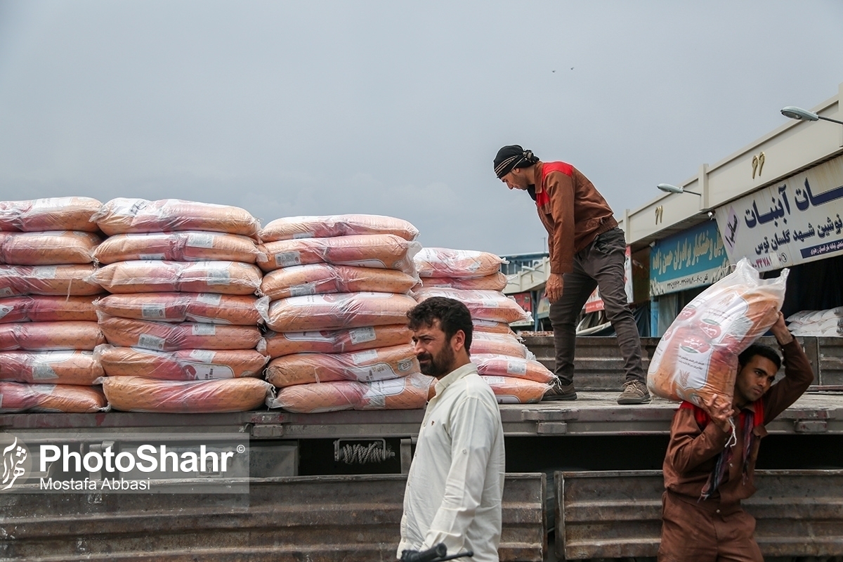 کشف ۵۲۰۰ تن شکر قاچاق و ۶۰۰ تن شکر عرضه‌شده خارج از شبکه توزیع در خراسان رضوی (۸ اسفند ۱۴۰۳)