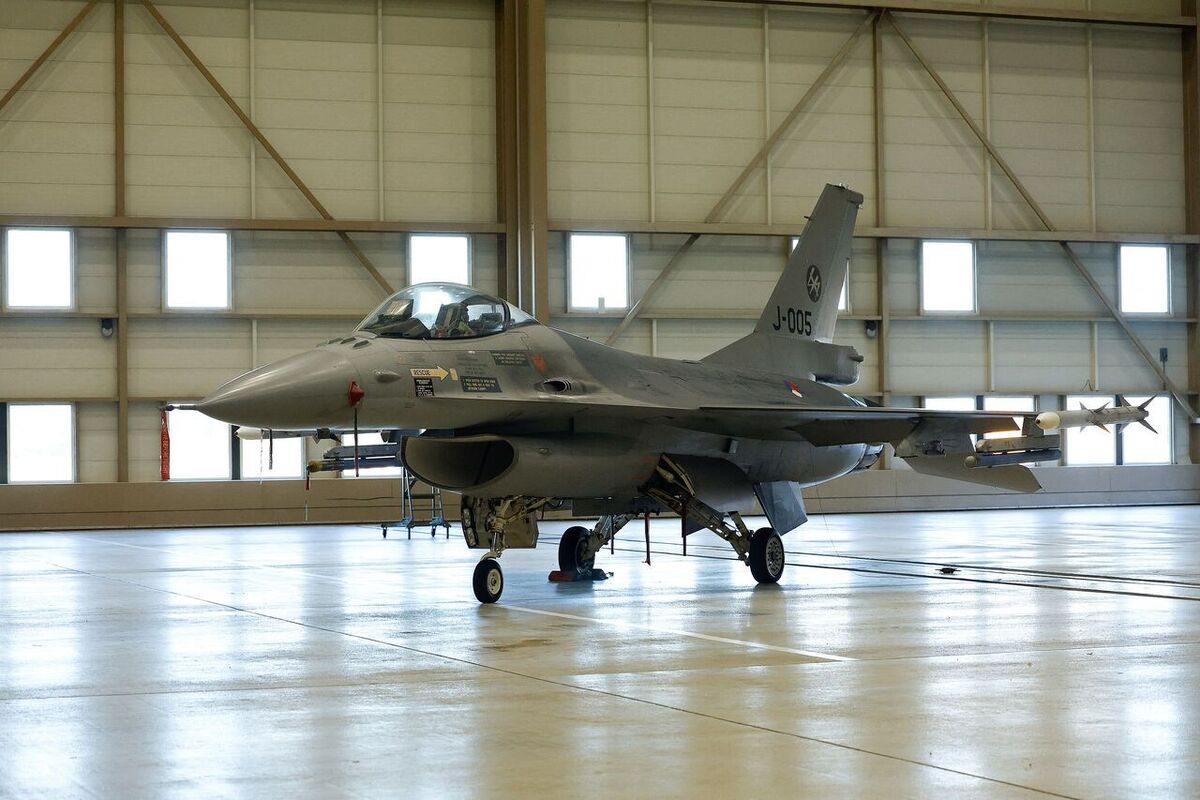 اوکراین به زودی اولین جنگنده F-۱۶ خود را دریافت می‌کند