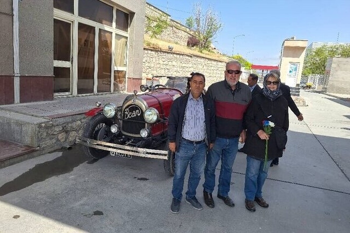 سفر زوج استرالیایی با خودروی ۱۰۰ ساله به ایران