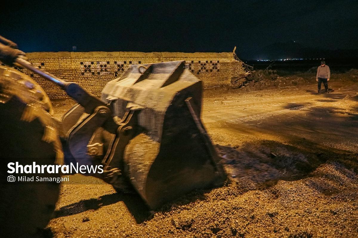 ویدئو| تخریب دیوار اراضی متعلق به آستان قدس در خیابان سپاه| آمادگی مشهد برای سیلاب احتمالی در روز جمعه (۲۸اردیبهشت۱۴۰۳)