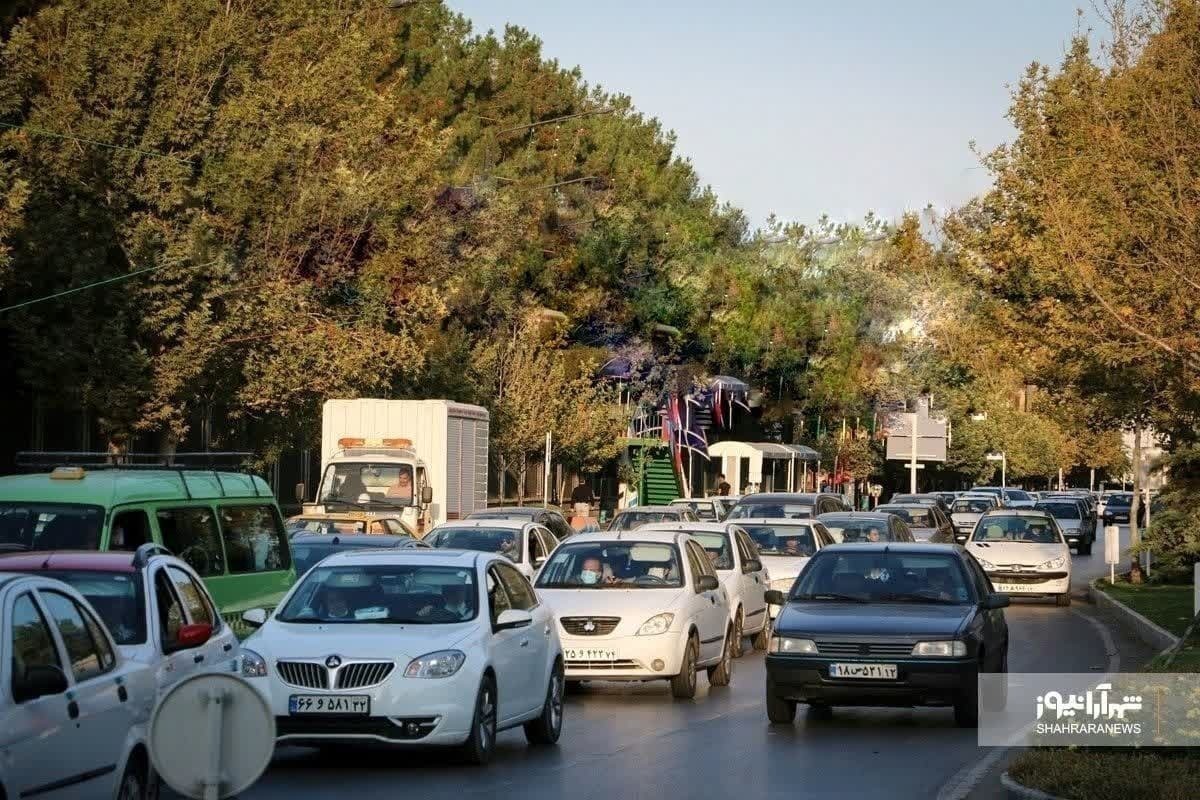ترافیک سنگین در بزرگراه‌ها، خیابان کوثر، میدان آزادی و میدان شهید فهمیده مشهد (۲۹ اردیبهشت ۱۴۰۳)