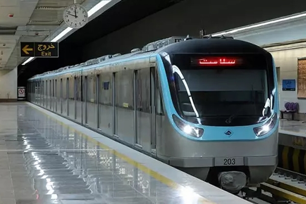 سرویس‌دهی ویژه مترو مشهد به سمت فرودگاه و راه‌آهن + فیلم (۲۹ اردیبهشت ۱۴۰۳)