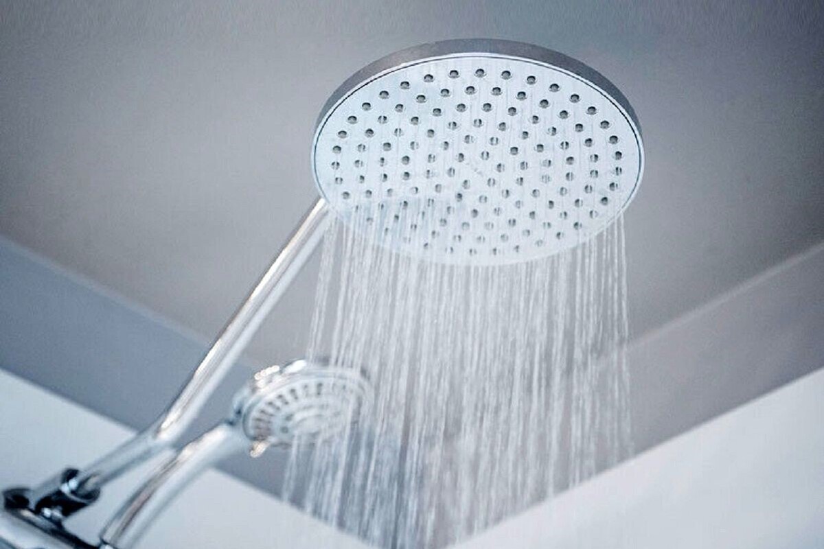 ضرر‌های حمام طولانی | زمان استاندارد زیر دوش ماندن چقدر است؟