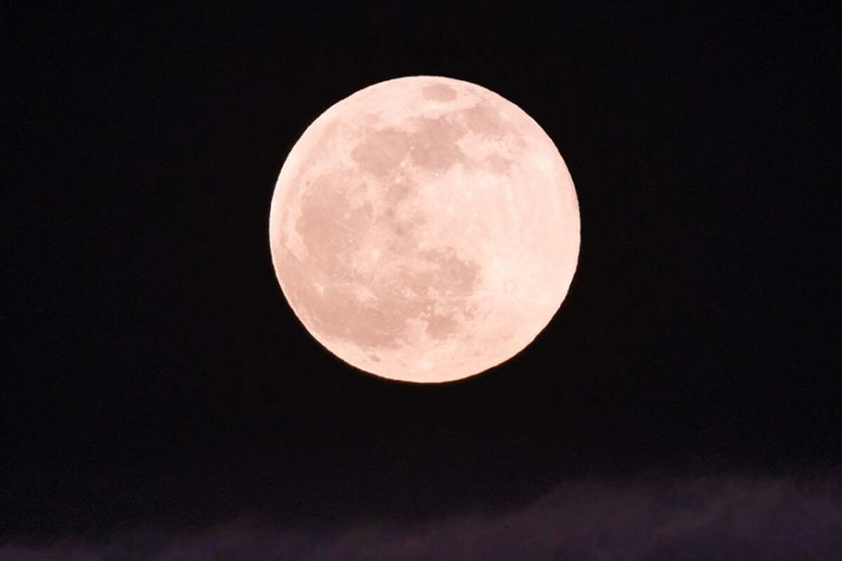 درباره ماه کامل صورتی که امشب (۵ اردیبهشت ۱۴۰۳) در آسمان می‌درخشد + دلیل نامگذاری