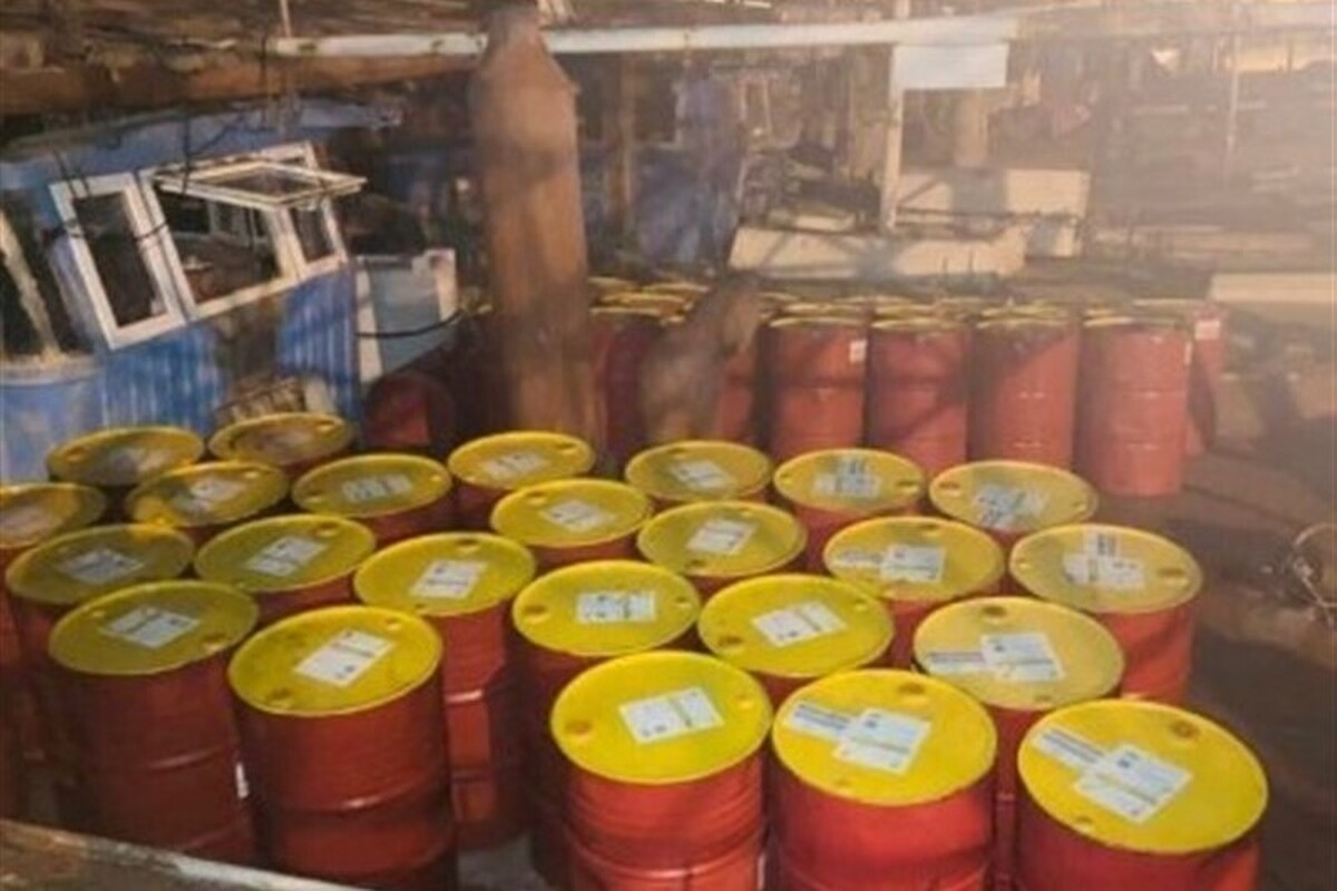 کشف ۳ میلیون لیتر سوخت قاچاق در بندر کلاهی میناب (۹ اردیبهشت ۱۴۰۳)