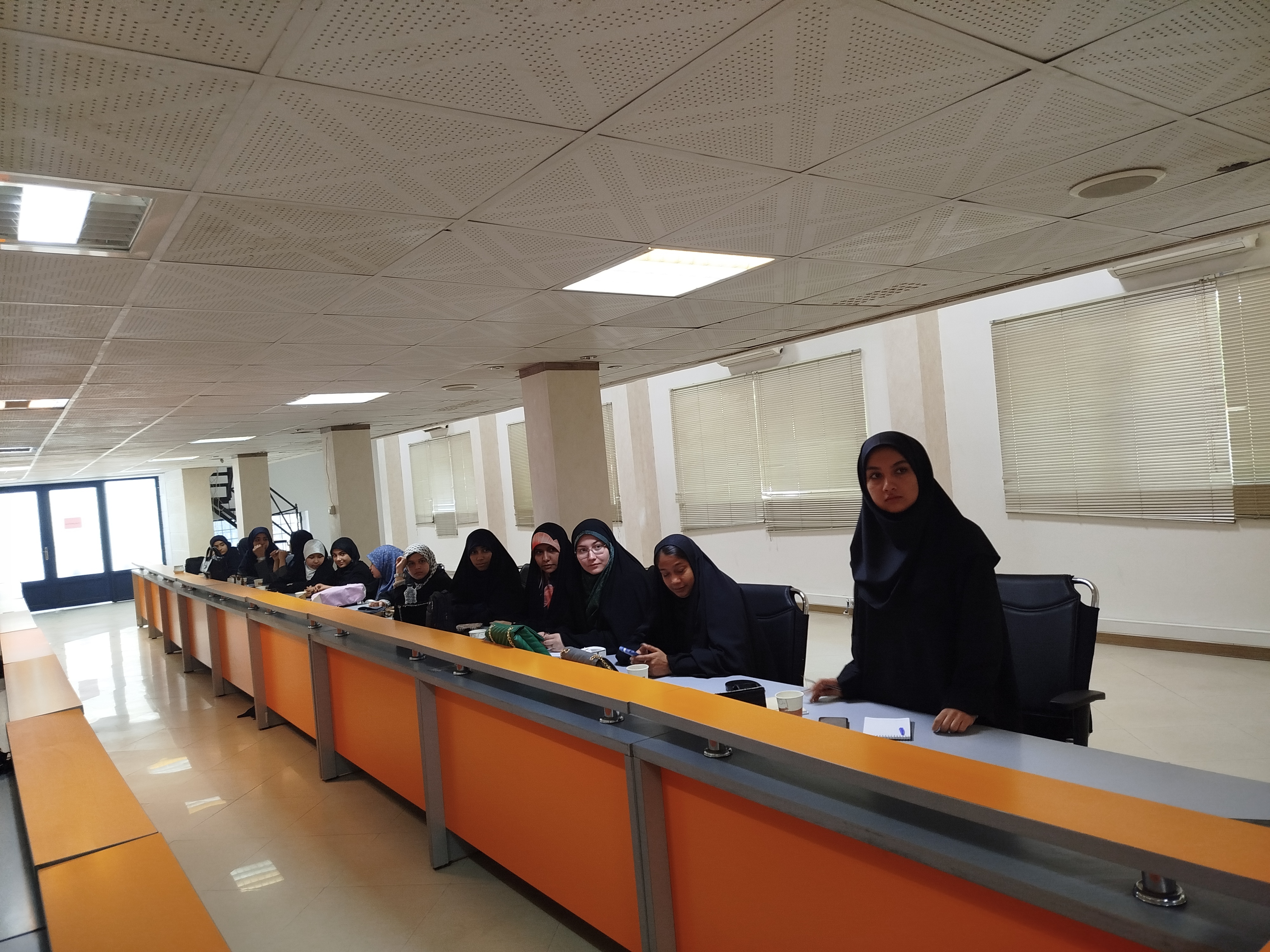 دیدار دختران رسانه‌ای «شهربانو» با مدیرعامل موسسه فرهنگی شهرآرا