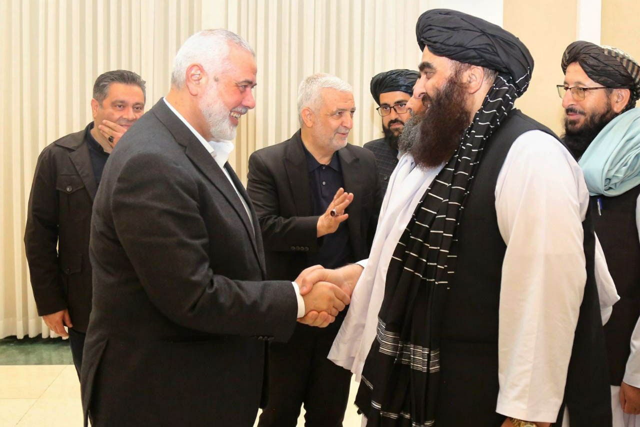 معاون نخست‌وزیر طالبان با اسماعیل هنیه و امیر قطر در تهران دیدار کرد + عکس