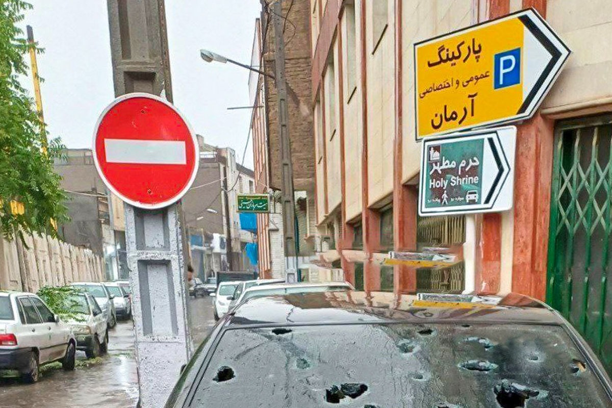 استنکاف شرکت‌های بیمه از پرداخت خسارت تگرگ به خودرو‌ها در مشهد
