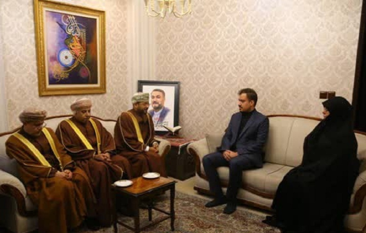 وزیر خارجه عمان در منزل شهید امیرعبداللهیان حضور یافت