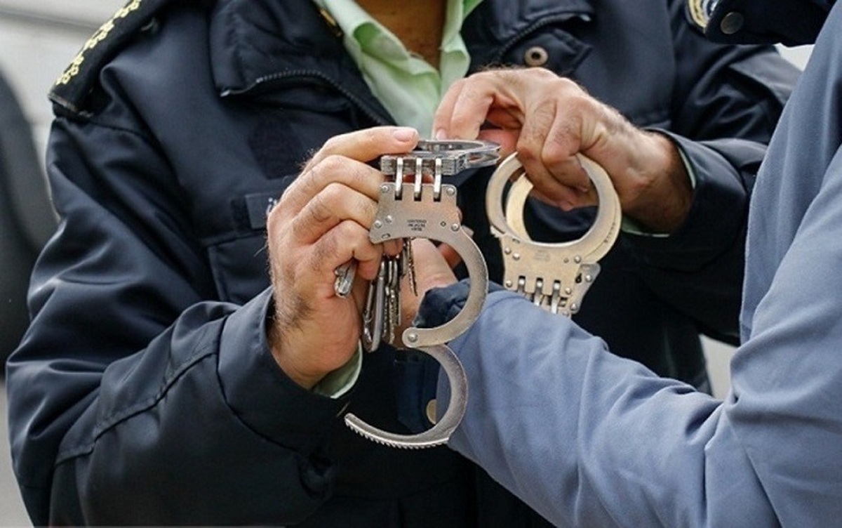 متهم به ۳۰ فقره زورگیری در مشهد دستگیر شد (۹ خرداد ۱۴۰۳)