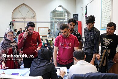 عکس‌هایی از دور دوم انتخابات ریاست جمهوری در مشهد (۵)