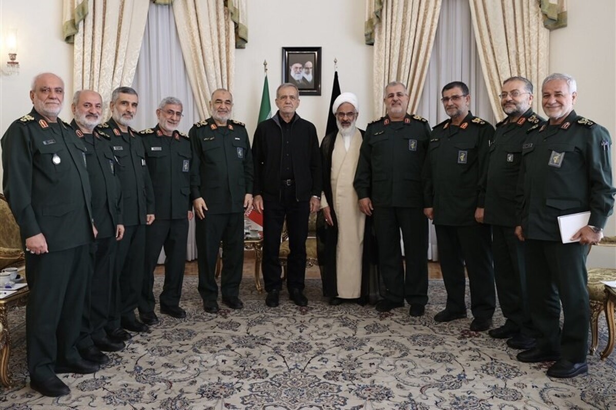 دیدار فرماندهان ارشد سپاه پاسداران انقلاب اسلامی با مسعود پزشکیان