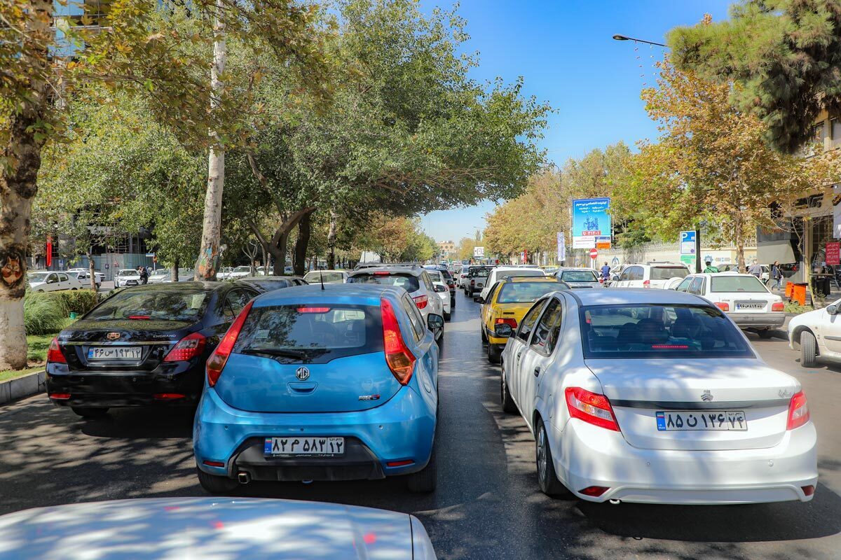 ترافیک سنگین در پل جهاد، سه‌راه خیام و تقاطع خیام در مشهد (۲۷ تیر ۱۴۰۳)