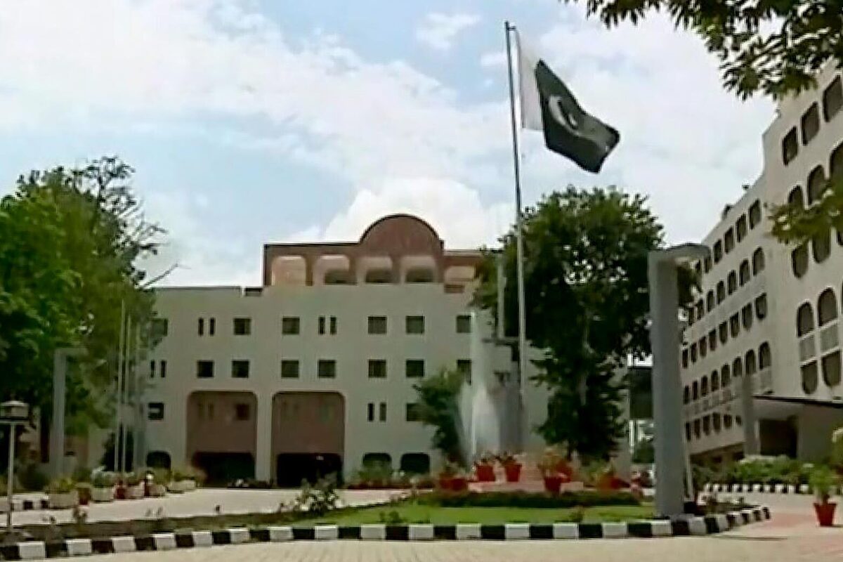 پاکستان معاون سفیر طالبان را در پی حمله تروریستی به پایگاه بنو احضار کرد