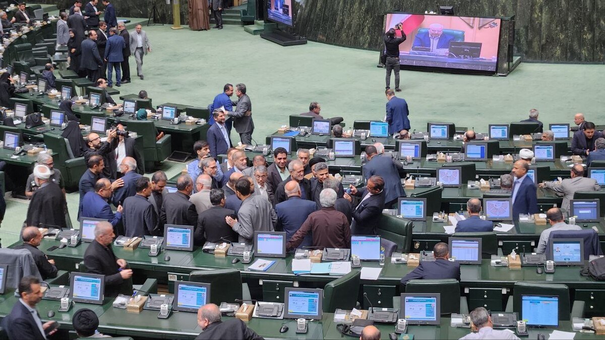 قالیباف با خیرمقدم به رئیس‌جمهور منتخب: پزشکیان با روحیه انقلابی و بدون رعایت تشریفات در مجلس حاضر شد + فیلم