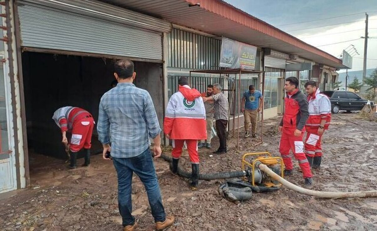 امدادرسانی نجاتگران هلال‌احمر به ۲۲۸ نفر سیل‌زده در اردبیل