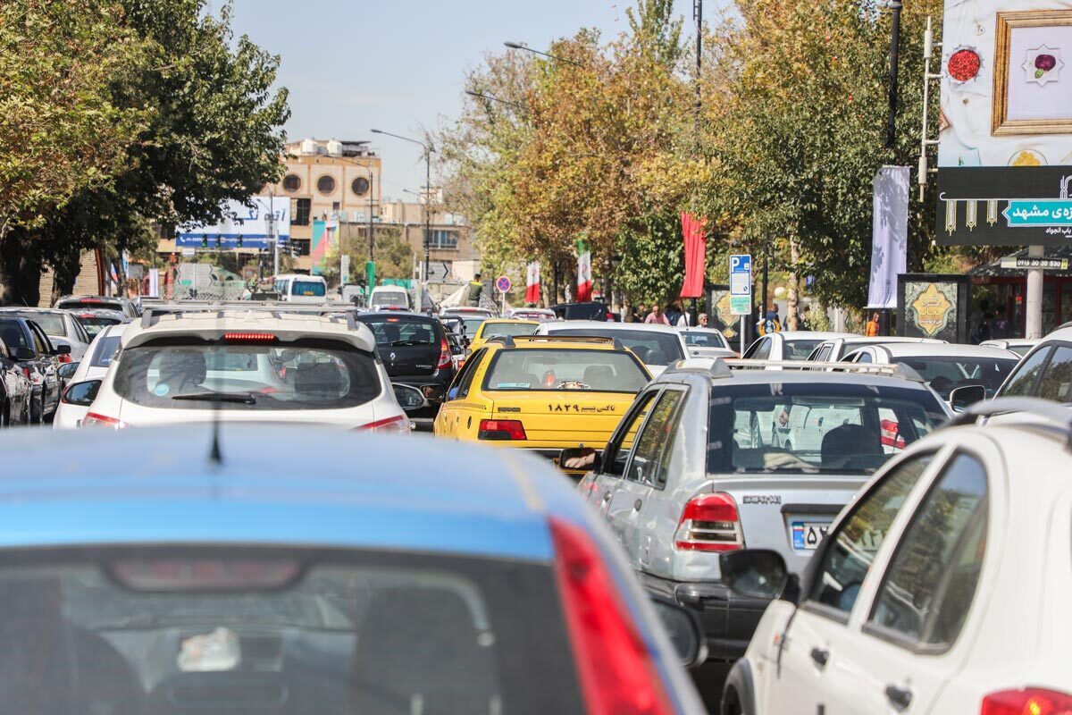 ترافیک سنگین در بزرگراه آزادی، بولوار وکیل‌آباد و سه‌راه خیام در مشهد (یکم مرداد ۱۴۰۳)