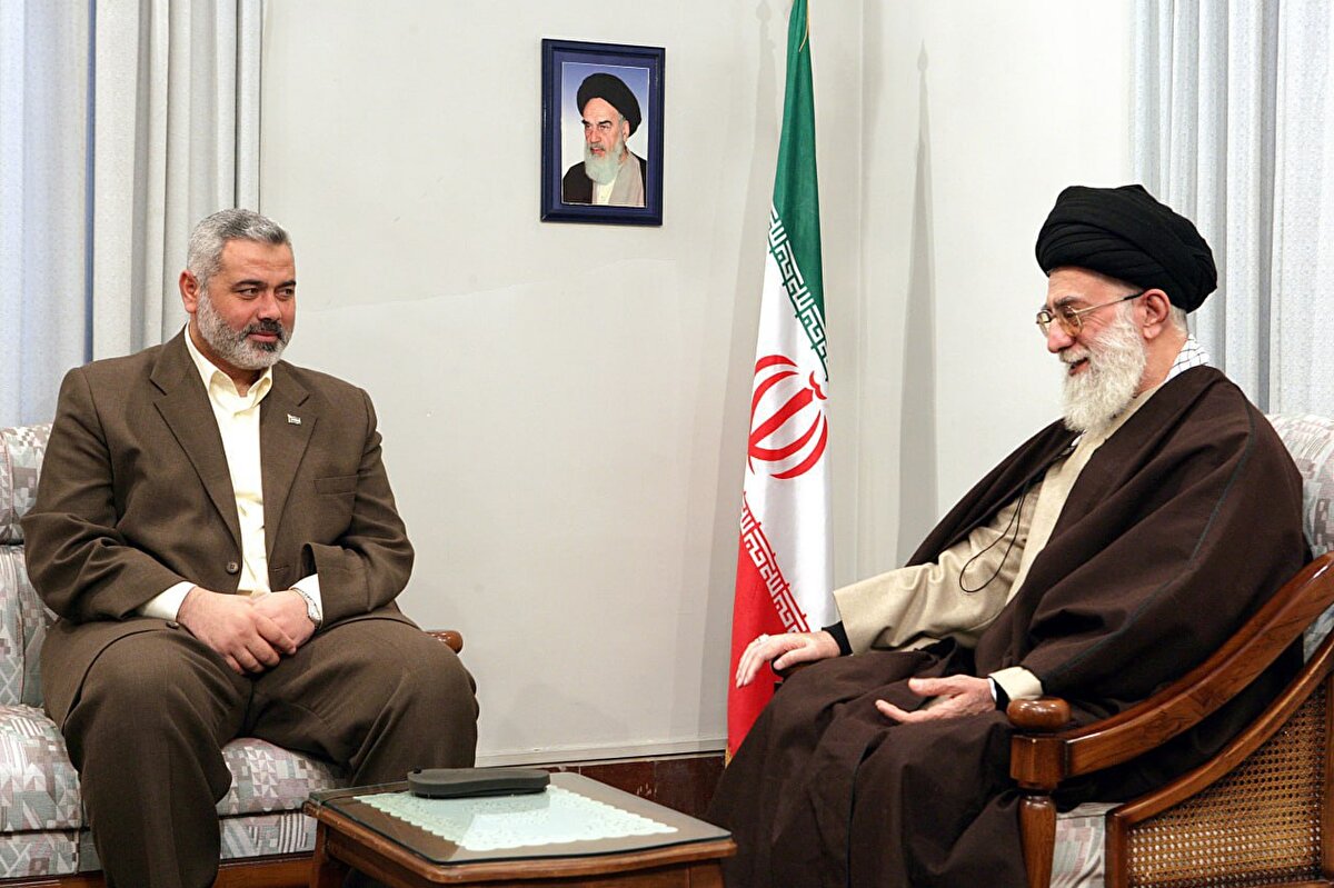 عکس‌هایی از دیدارهای سال‌های گذشته شهید هنیه با رهبر انقلاب اسلامی