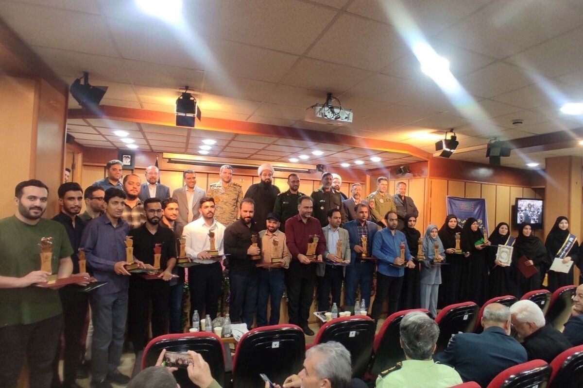 اختتامیه ششمین جشنواره ملی «فعالان دفاع مقدس در فضای مجازی» در مشهد برگزار شد