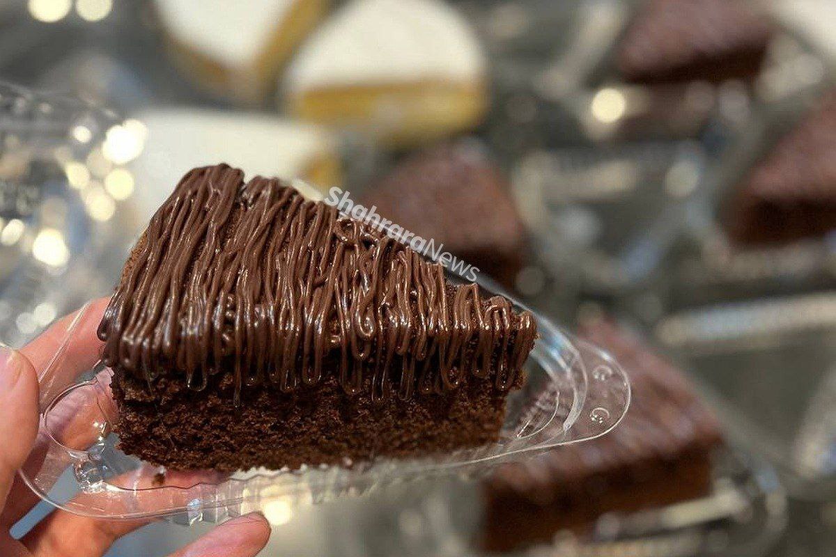 طرز تهیه کیک شکلاتی ساده و خوشمزه + فیلم