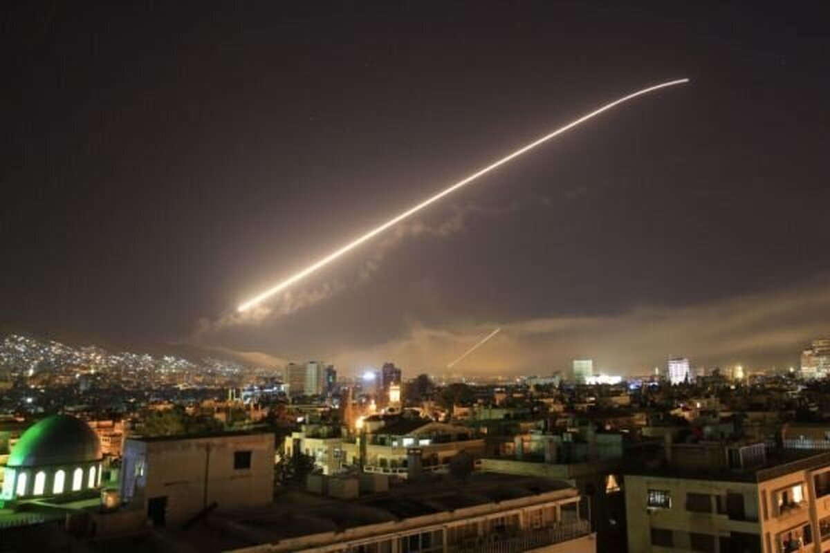 مقابله پدافند هوایی سوریه با تجاوز تل‌آویو به فرودگاهی نظامی در حمص