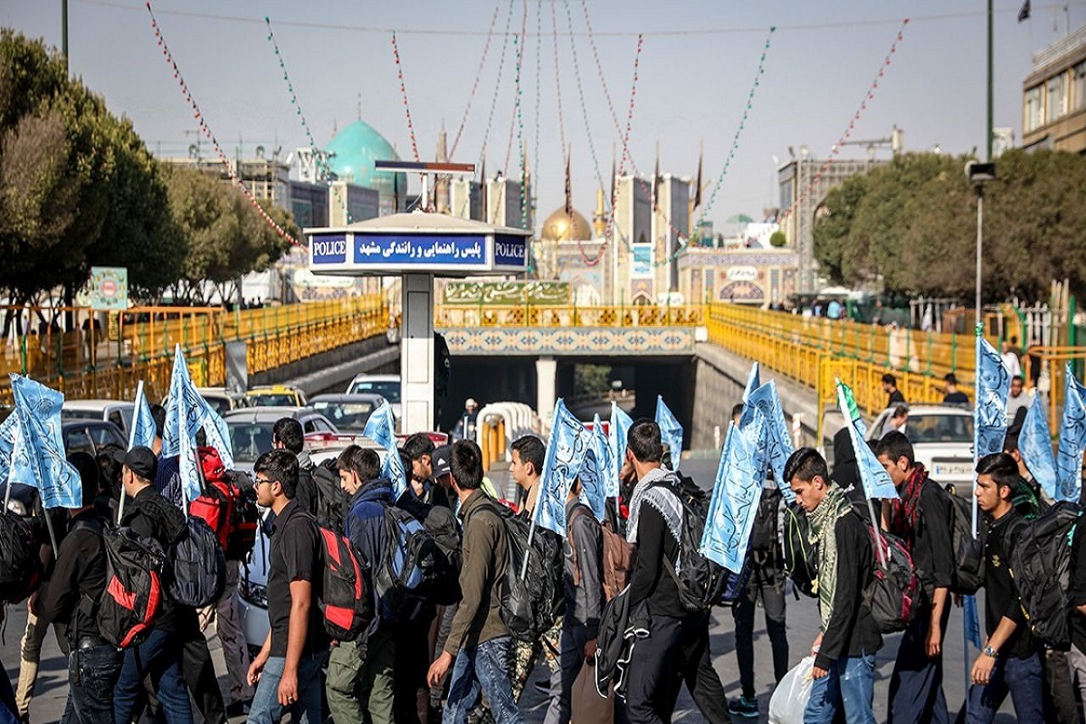 معاون بهداشت دانشگاه علوم پزشکی مشهد و رئیس مرکز بهداشت خراسان رضوی گفت: خادمان بهداشتی دانشگاه علوم پزشکی مشهد که در آستانه انجام ۲ مأموریت ویژه ایام اربعین حسینی و شهادت امام رضا (ع) قرار دارند از آمادگی کامل جهت ارائه خدمت به زائران پیاده حسینی و رضوی برخوردارند.