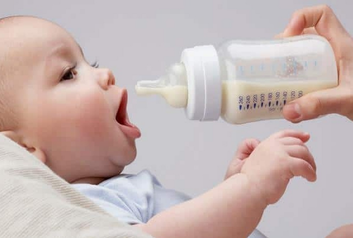مصرف شیر مادر می‌تواند تا ۲۳ درصد، میزان مرگ و میر نوزادان زیر ۶ ماه را کاهش دهد