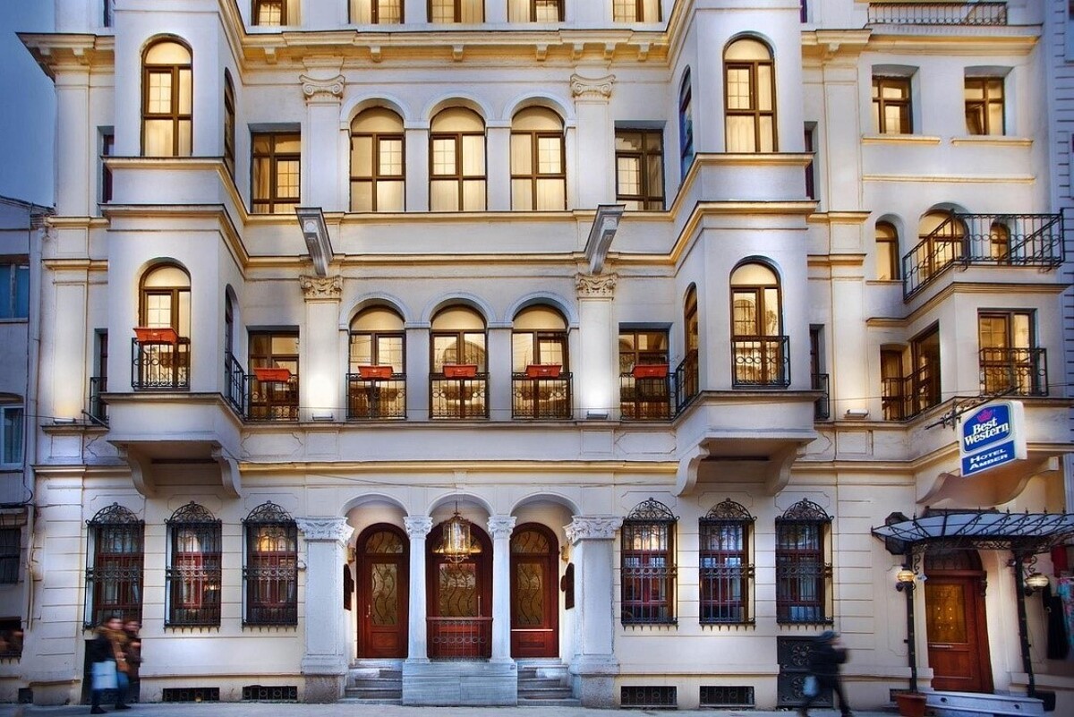 آشنایی کامل با هتل اسکالیون استانبول