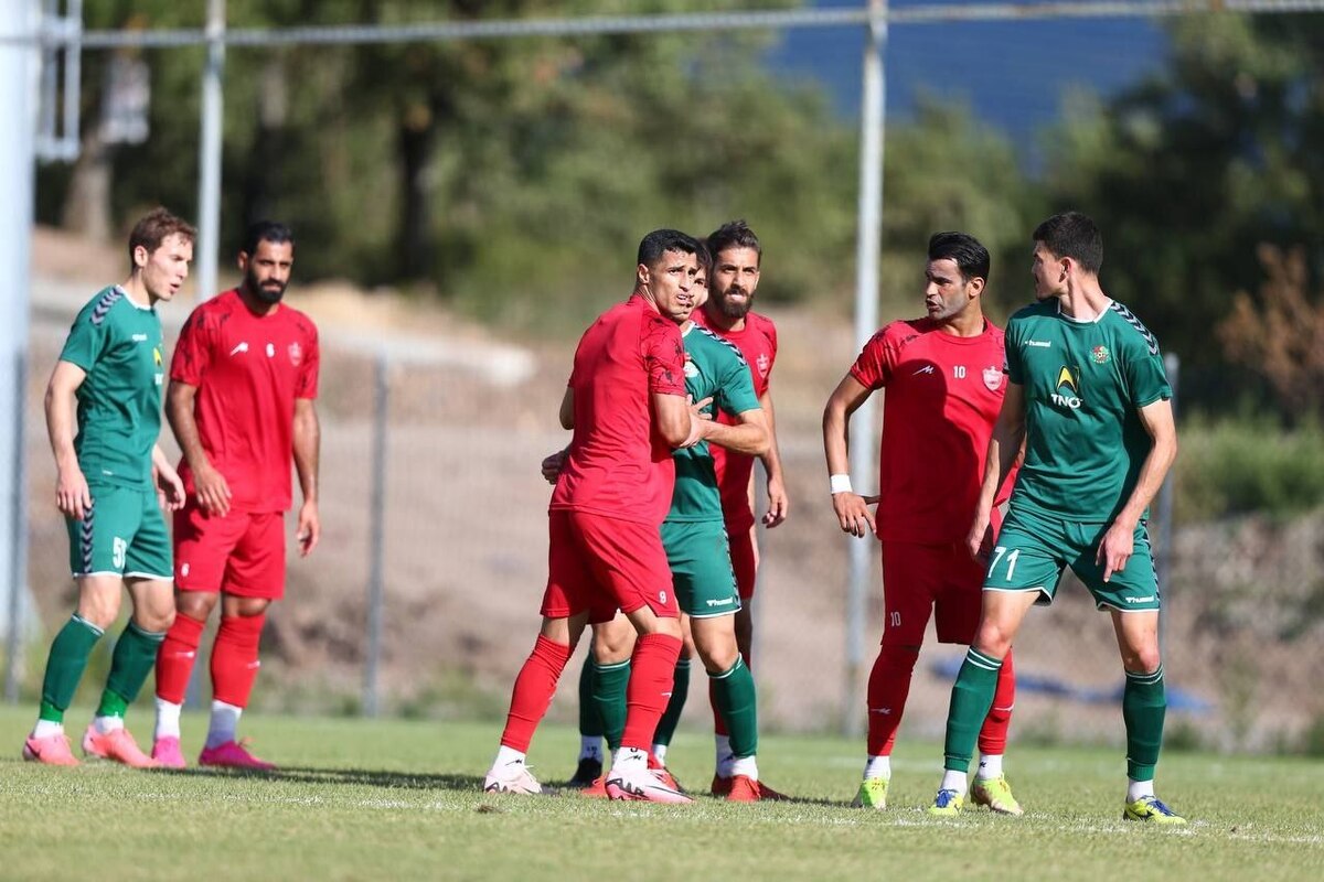 ابهام ادامه دار در واگذاری سهام پرسپولیس به بانک‌ها