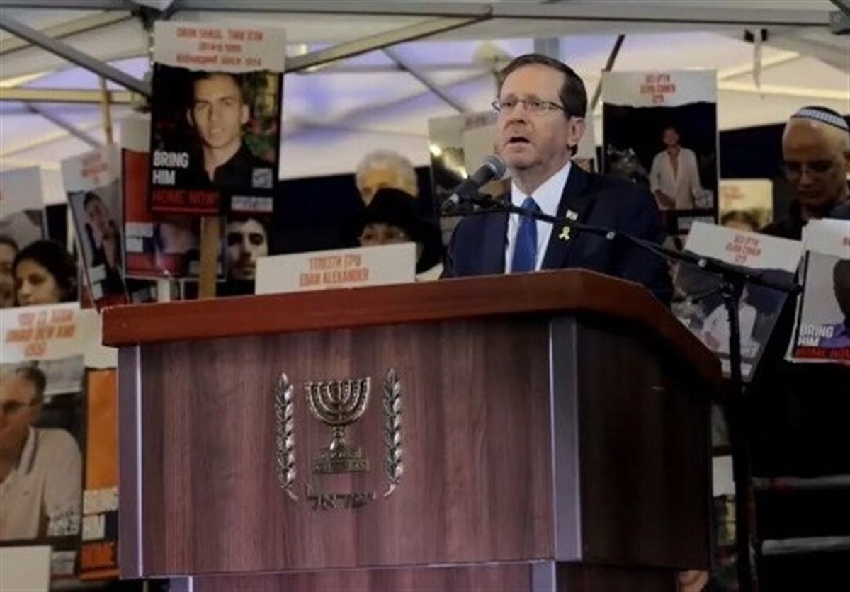 حبس ۴۰ دقیقه‌ای رئیس اسرائیل در فرودگاه پاریس