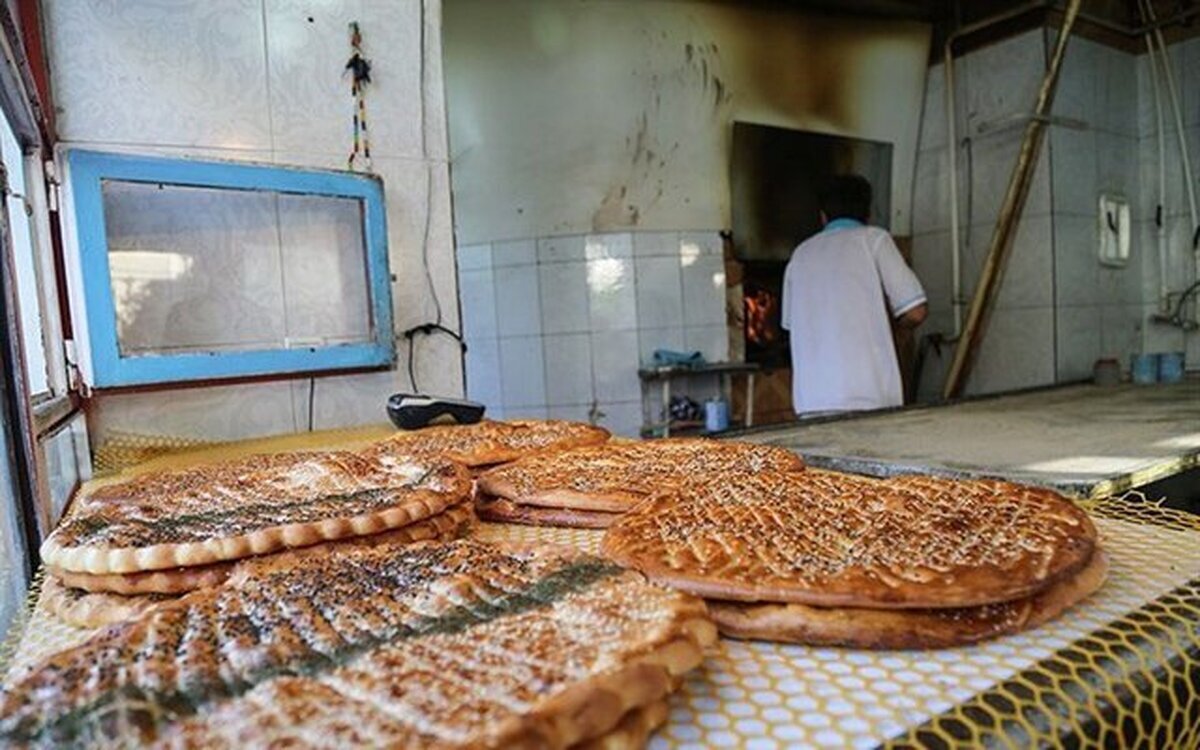 پلمب ۲ نانوایی متخلف در مشهد | برخورد جدی با گران فروشی و عرضه خارج از شبکه آرد