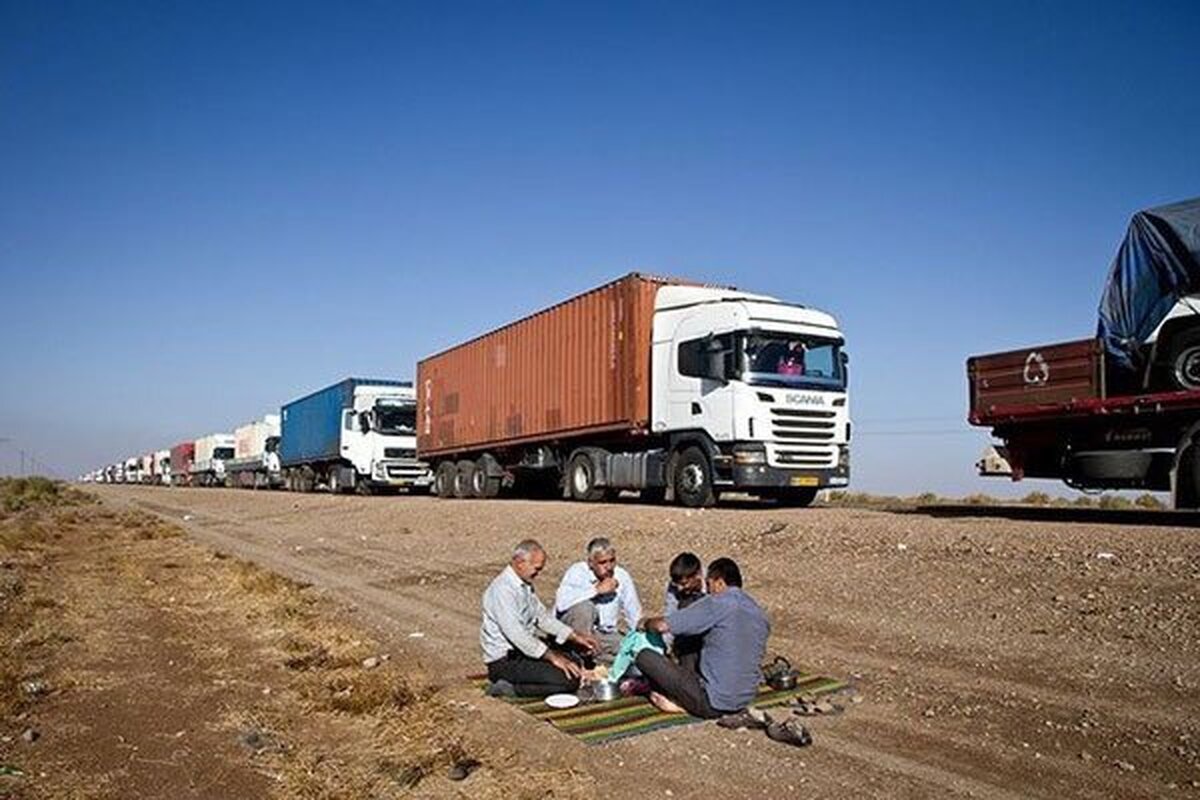 نایب رییس کانون انجمن‌های صنفی کامیونداران ایران گفت: در قرارداد بیمه مسئولیت مدنی متصدیان حمل و نقل آمده است که حتی سرقت جزیی هم باید مشمول بیمه شود، اما این بند از قرارداد به اجرا نمی‌رسد.