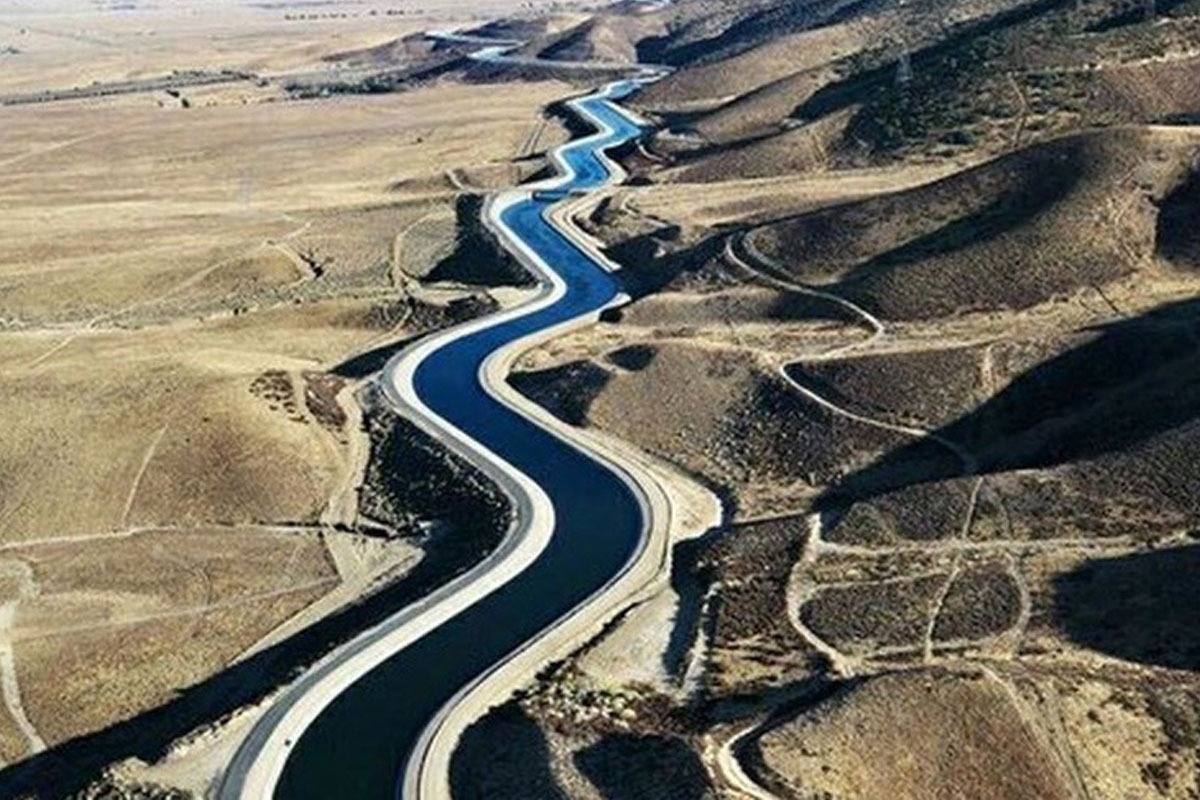 مجری پروژه انتقال آب از کوه‌های هزارمسجد به مشهد از رفع بخشی از تشنگی شهر تا سال آینده خبر داد و اعلام کرد در فاز اول، سال آینده آب به تصفیه‌خانه سد دوستی می‌رسد.