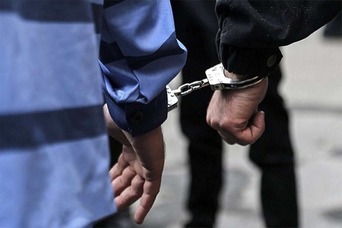 از دستگیری متهم اصلی قمه کشی و تیراندازی در نظام آباد تهران که در عملیات تعقیب و گریز پلیس پس از تیراندازی و مصدومیت از ناحیه پا دستگیر شد.