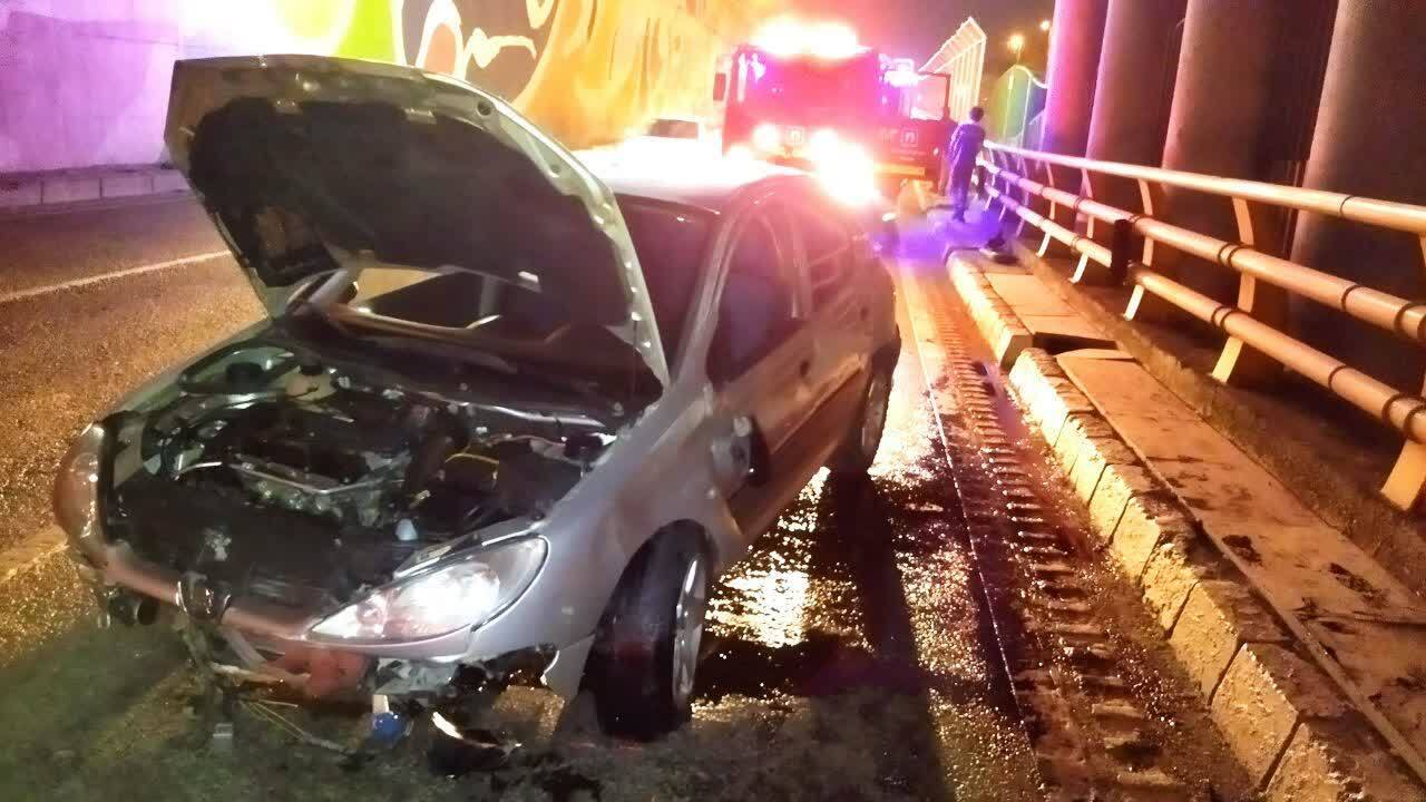 چهار حادثه واژگونی خودرو پژو ۲۰۶ در مشهد طی ۲۴ ساعت گذشته