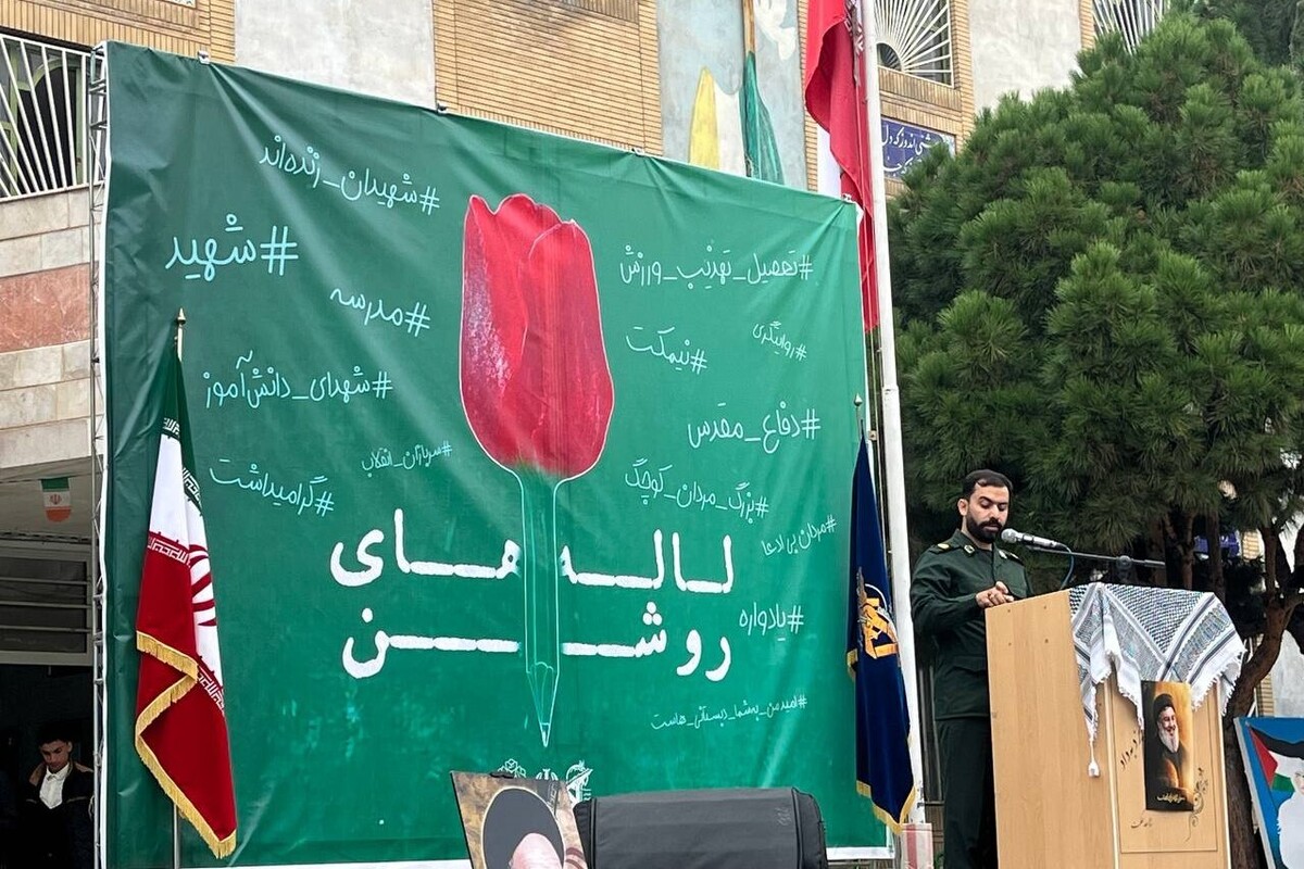 مسئول سازمان بسیج دانش‌آموزی خراسان رضوی گفت: امروز آغاز یادواره ۵۰۰۰ دانش‌آموز شهید خراسان رضوی است، همین مسیر را در یکایک مدارس شاهد سطح استان که تعداد قابل توجهی شهدای دانش‌آموز دارند ادامه خواهیم داد.