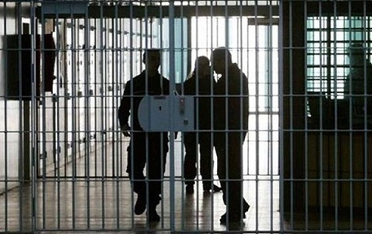 یک بانوی تهرانی به همراه فرزندش ضمن حضور در ستاد دیه استان تهران، با بخشی از ارثیه‌ خانواده که برای فرزندانش اختصاص داده بود، بدهی سه نفر را زندانی را پرداخت کرد تا زمینه آزادی آنان فراهم شود.