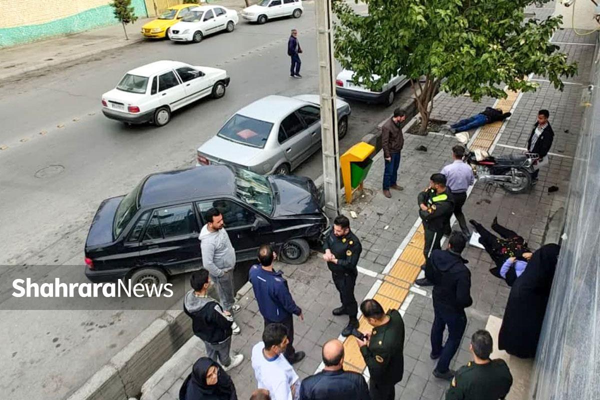 در یک سانحه رانندگی در بولوار توس مشهد، متهمی با خودرو سرقتی ۲ نفر را زیر گرفت.